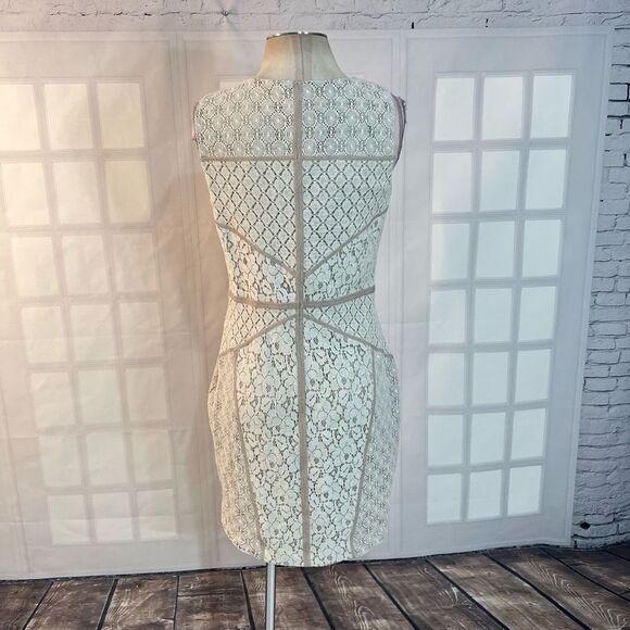 Maggy London cream ivory lace patchwork sheath dress size 12 - Picture 5 of 8